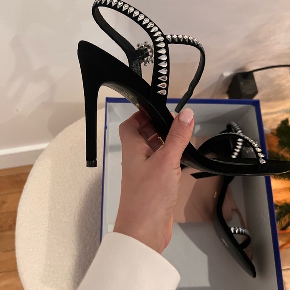 Stuart Weitzman - Picture 8 of 9